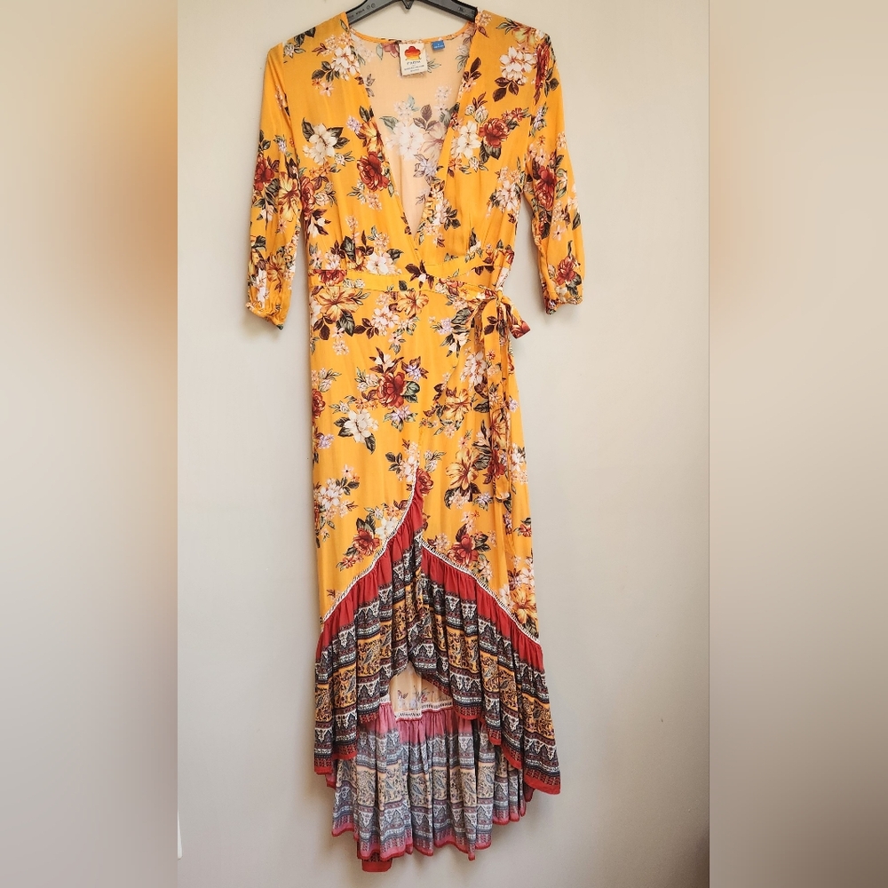 FARM Rio wrap dress size S. 3/4 sleeve. Perfect for summer ☀️.